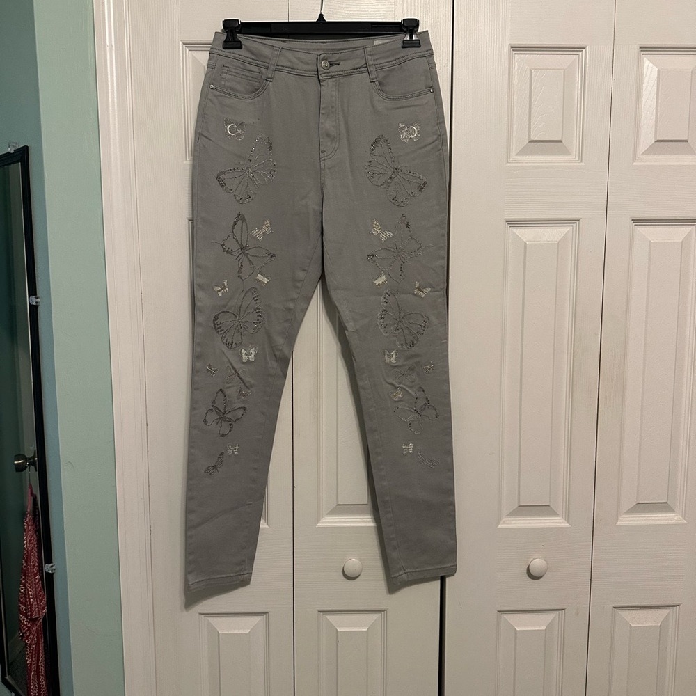 🦋 Gray Butterfly Embroidered Jeans
